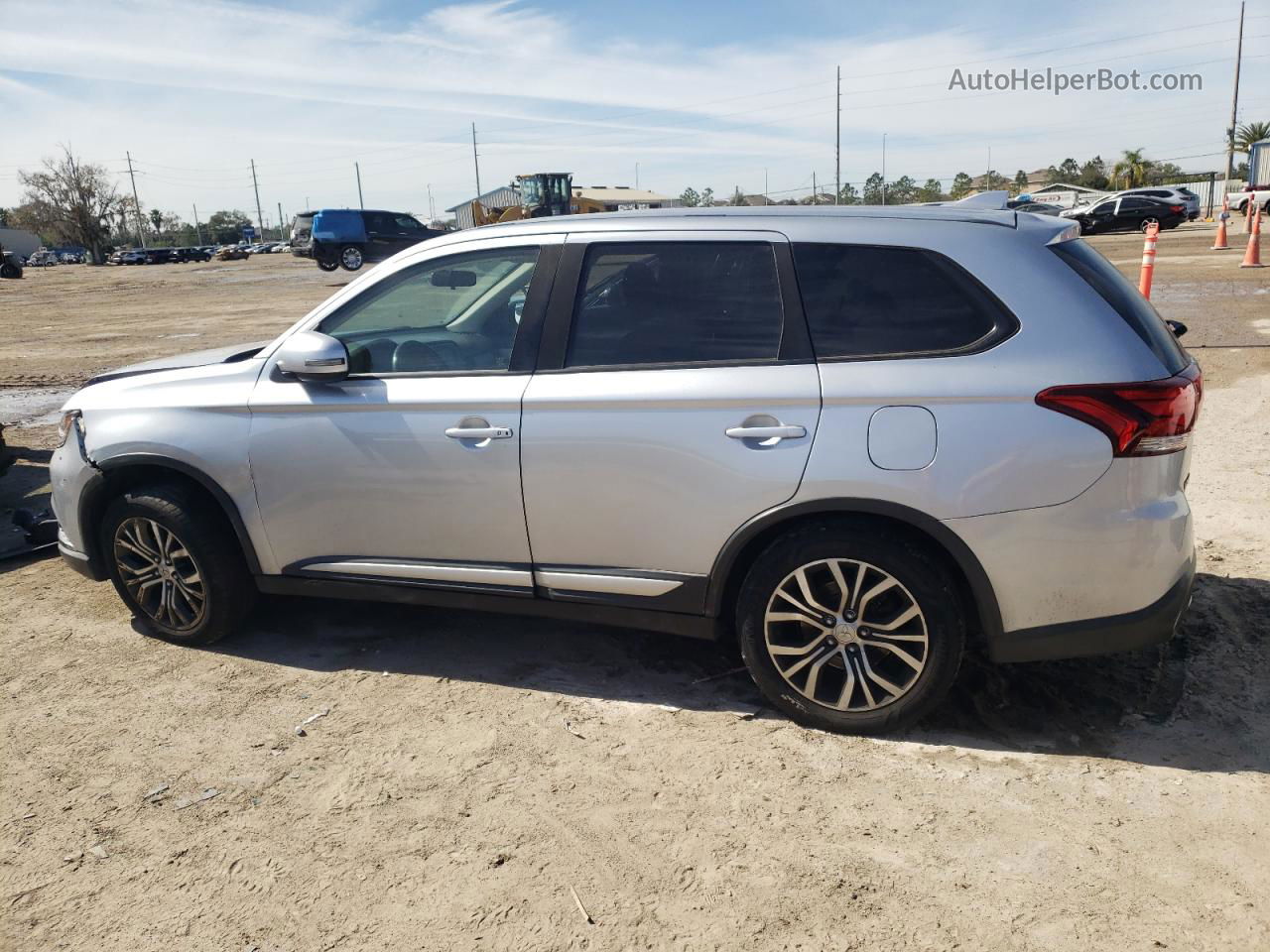 2017 Mitsubishi Outlander Se Серебряный vin: JA4AZ3A38HZ026612