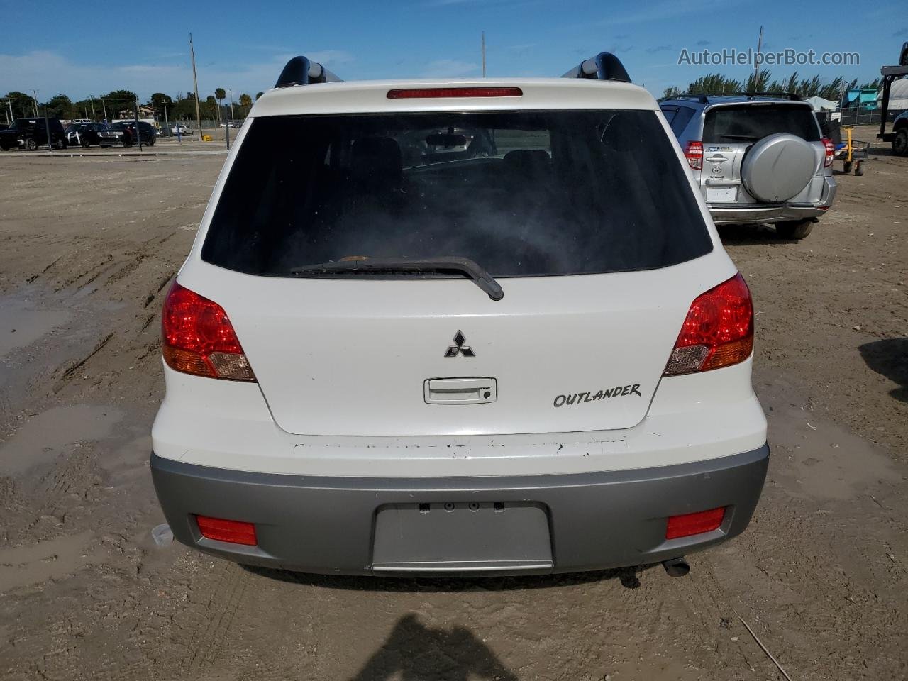 2003 Mitsubishi Outlander Ls White vin: JA4LX31G53U109440