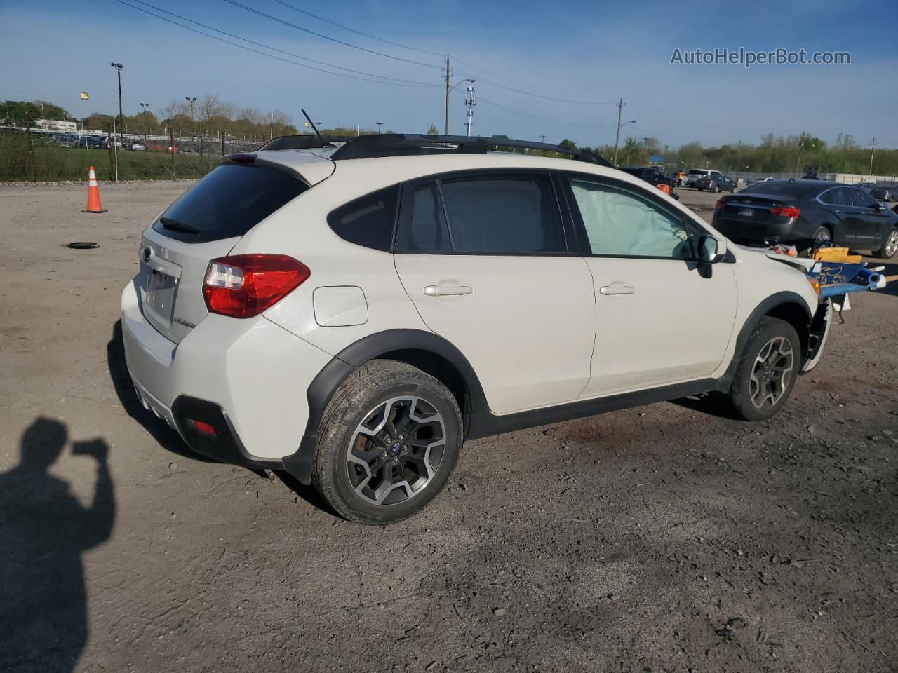 2016 Subaru Crosstrek Premium White vin: JF2GPABCXG8273788