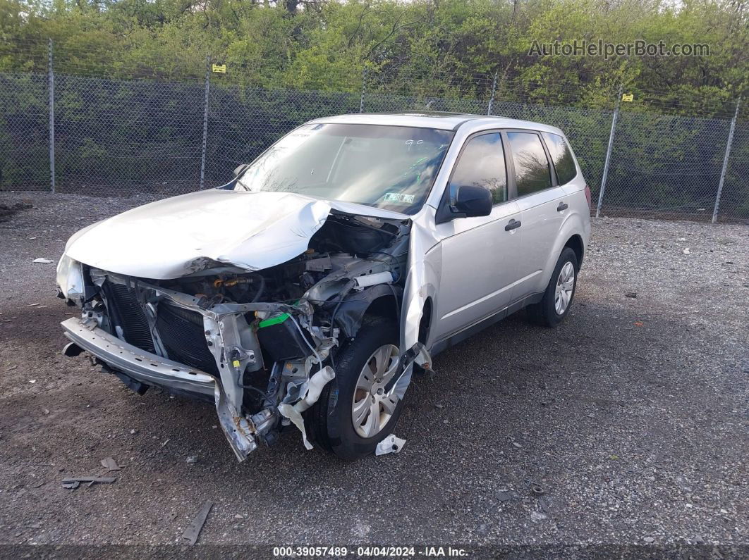 2009 Subaru Forester 2.5x Silver vin: JF2SH61609H743295