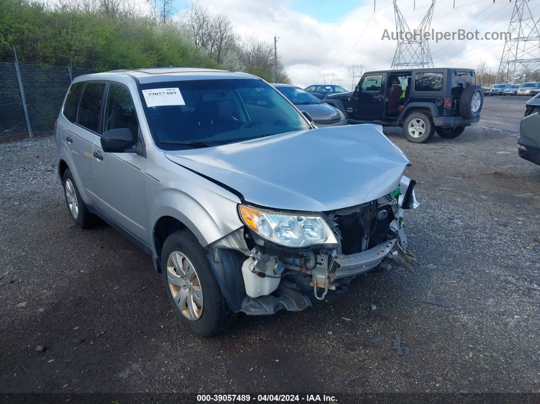 2009 Subaru Forester 2.5x Silver vin: JF2SH61609H743295