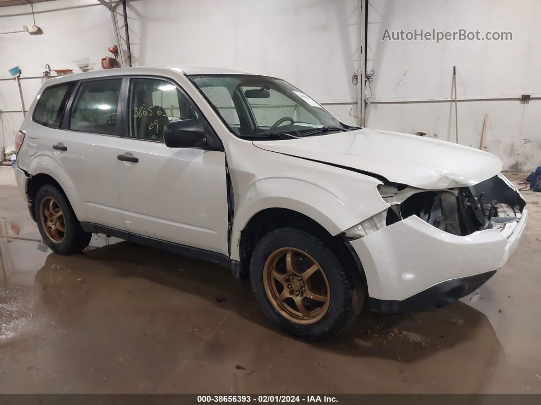 2009 Subaru Forester 2.5x White vin: JF2SH61649G733925