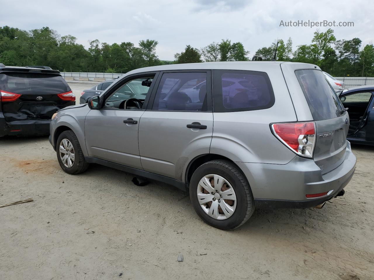 2009 Subaru Forester 2.5x Silver vin: JF2SH61669H796065