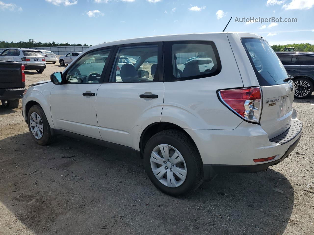 2009 Subaru Forester 2.5x White vin: JF2SH61689H756148