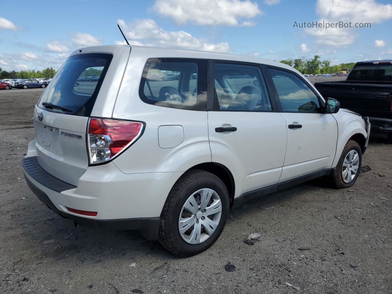 2009 Subaru Forester 2.5x White vin: JF2SH61689H756148