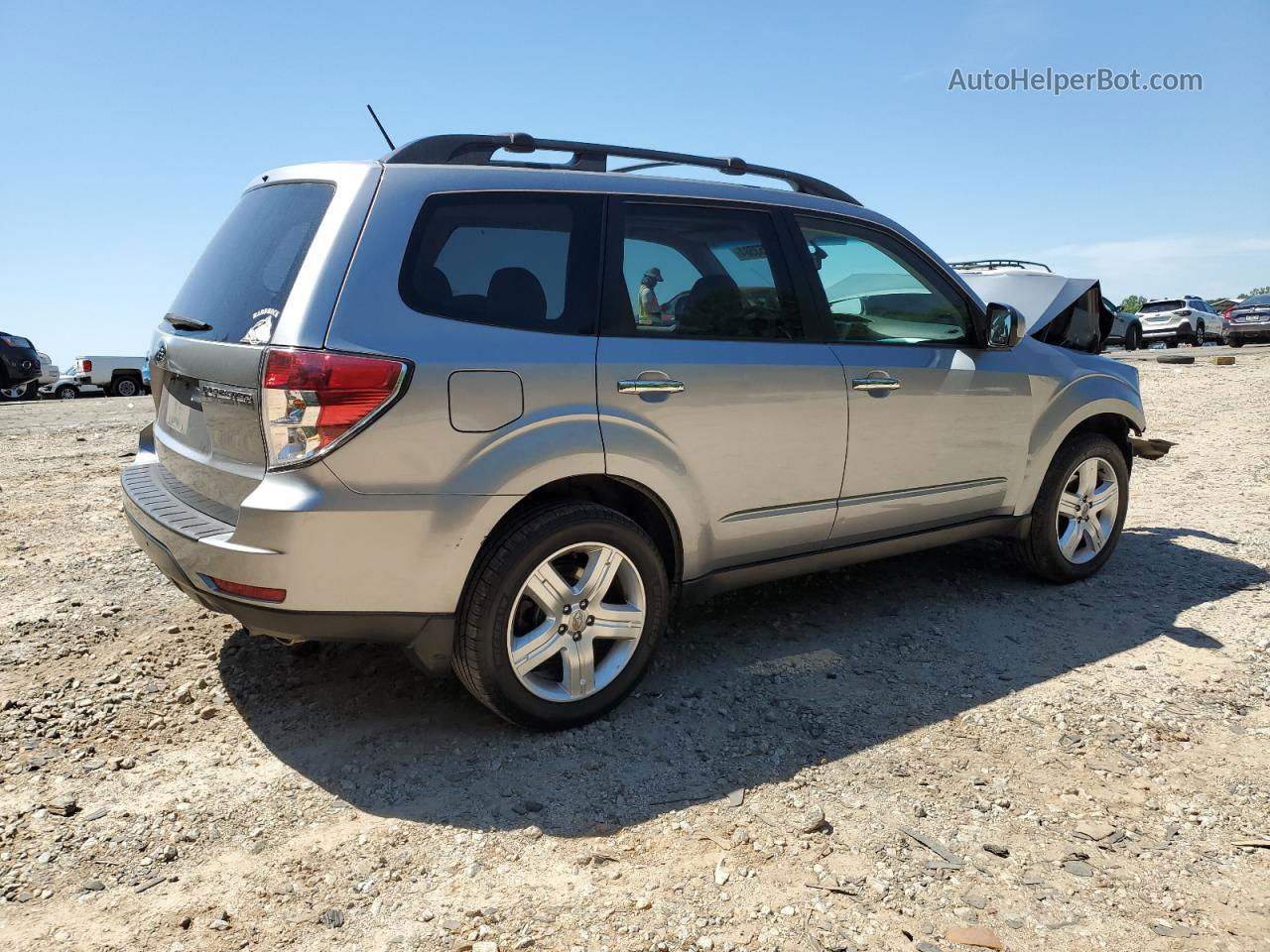 2009 Subaru Forester 2.5x Premium Silver vin: JF2SH63619H704664