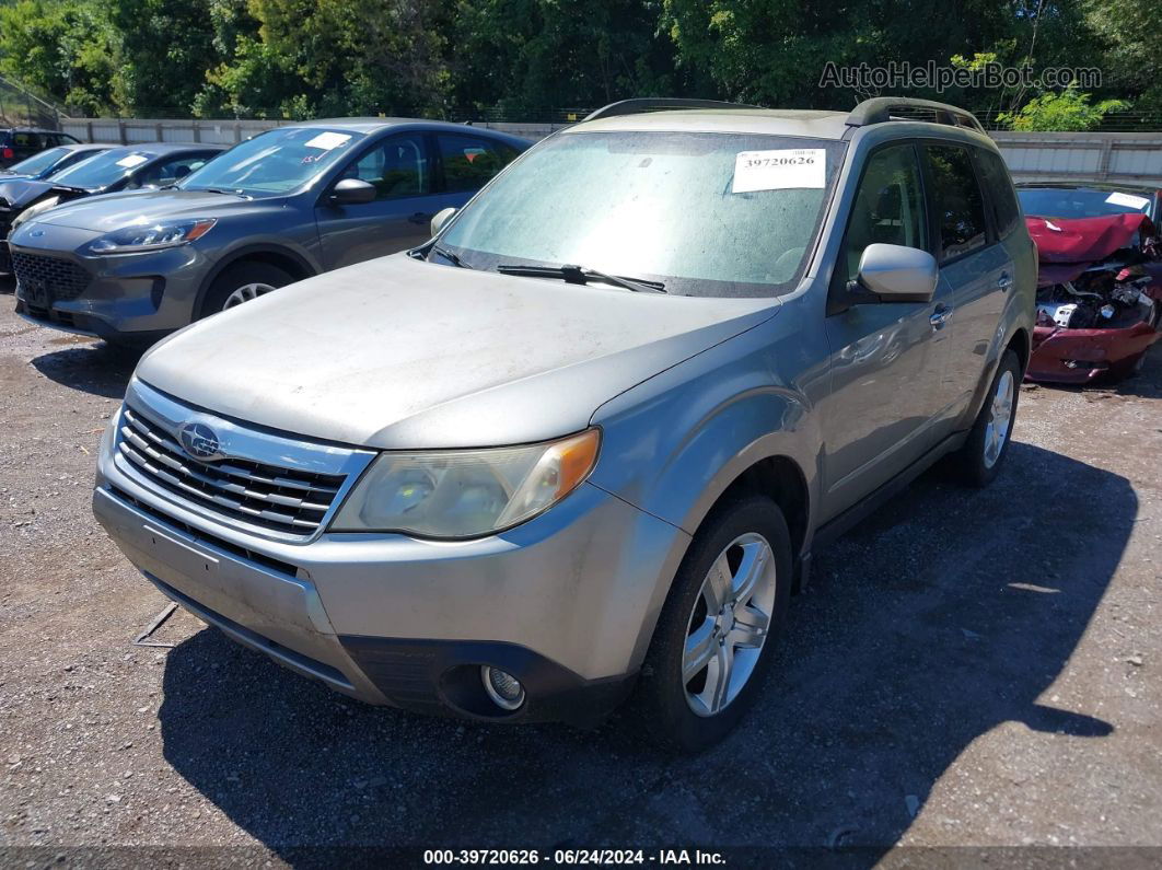 2009 Subaru Forester 2.5x Silver vin: JF2SH63639H727945