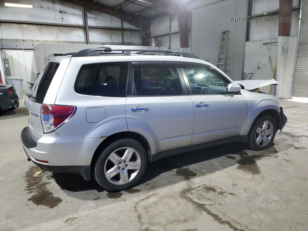 2009 Subaru Forester 2.5x Premium Silver vin: JF2SH63639H791502