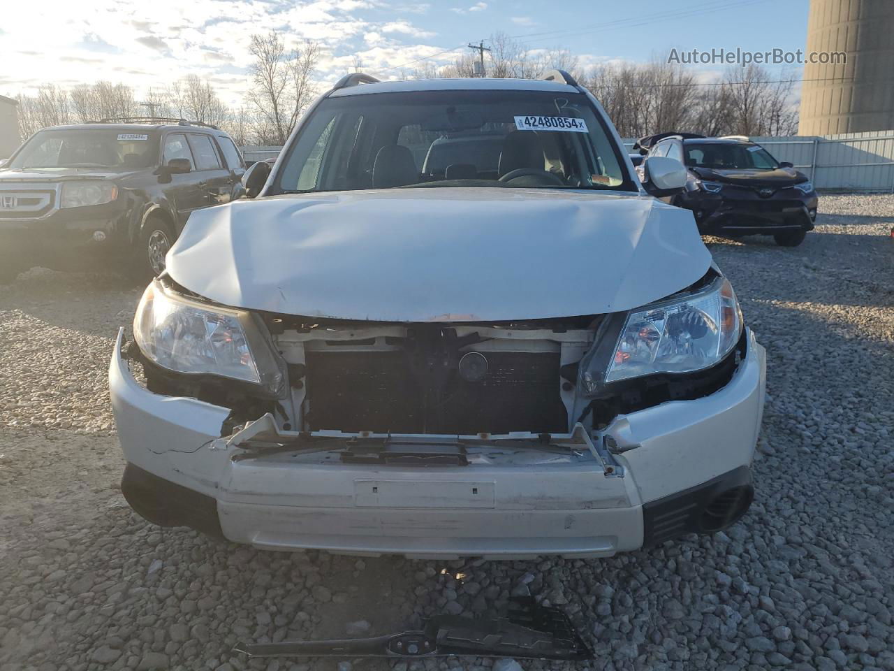 2009 Subaru Forester 2.5x Premium White vin: JF2SH63649H715285