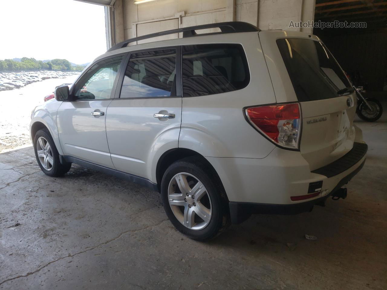 2009 Subaru Forester 2.5x Premium White vin: JF2SH63669H709245