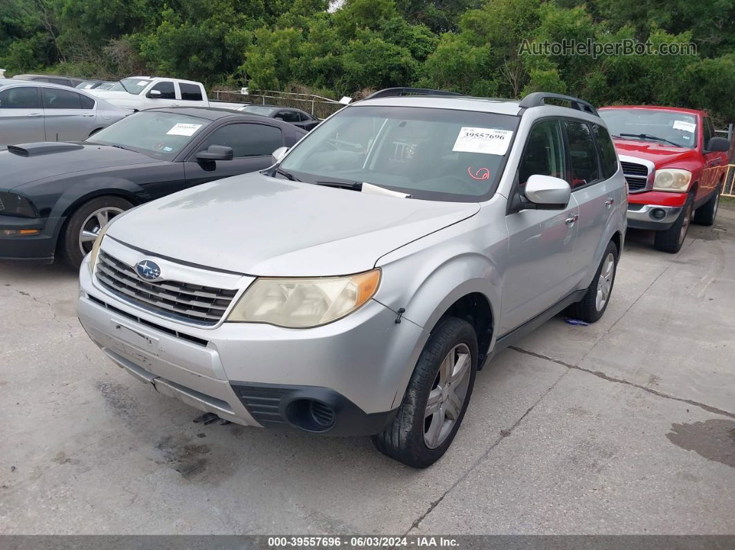 2009 Subaru Forester 2.5x Silver vin: JF2SH63689H707822