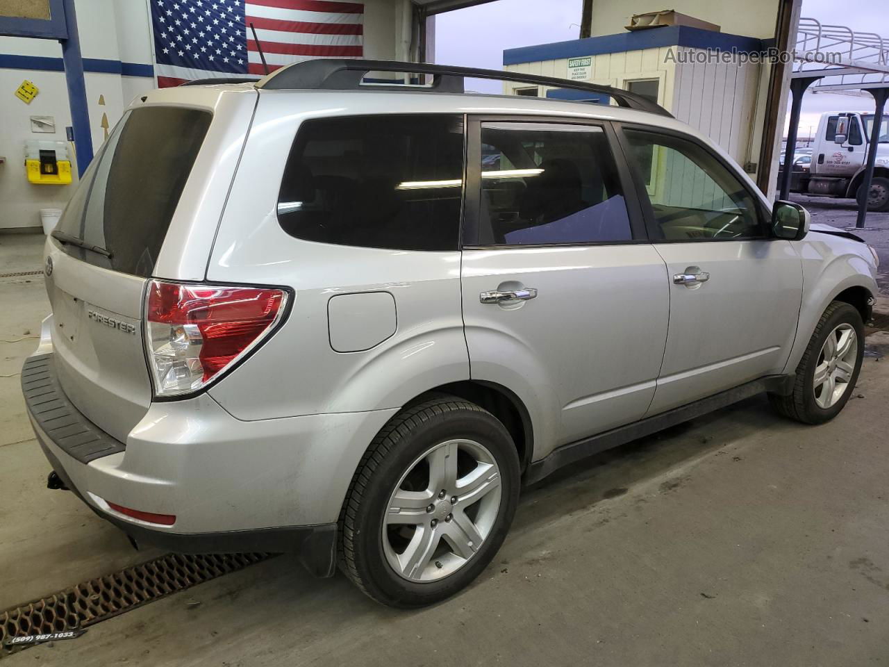 2009 Subaru Forester 2.5x Premium Silver vin: JF2SH63699H796414