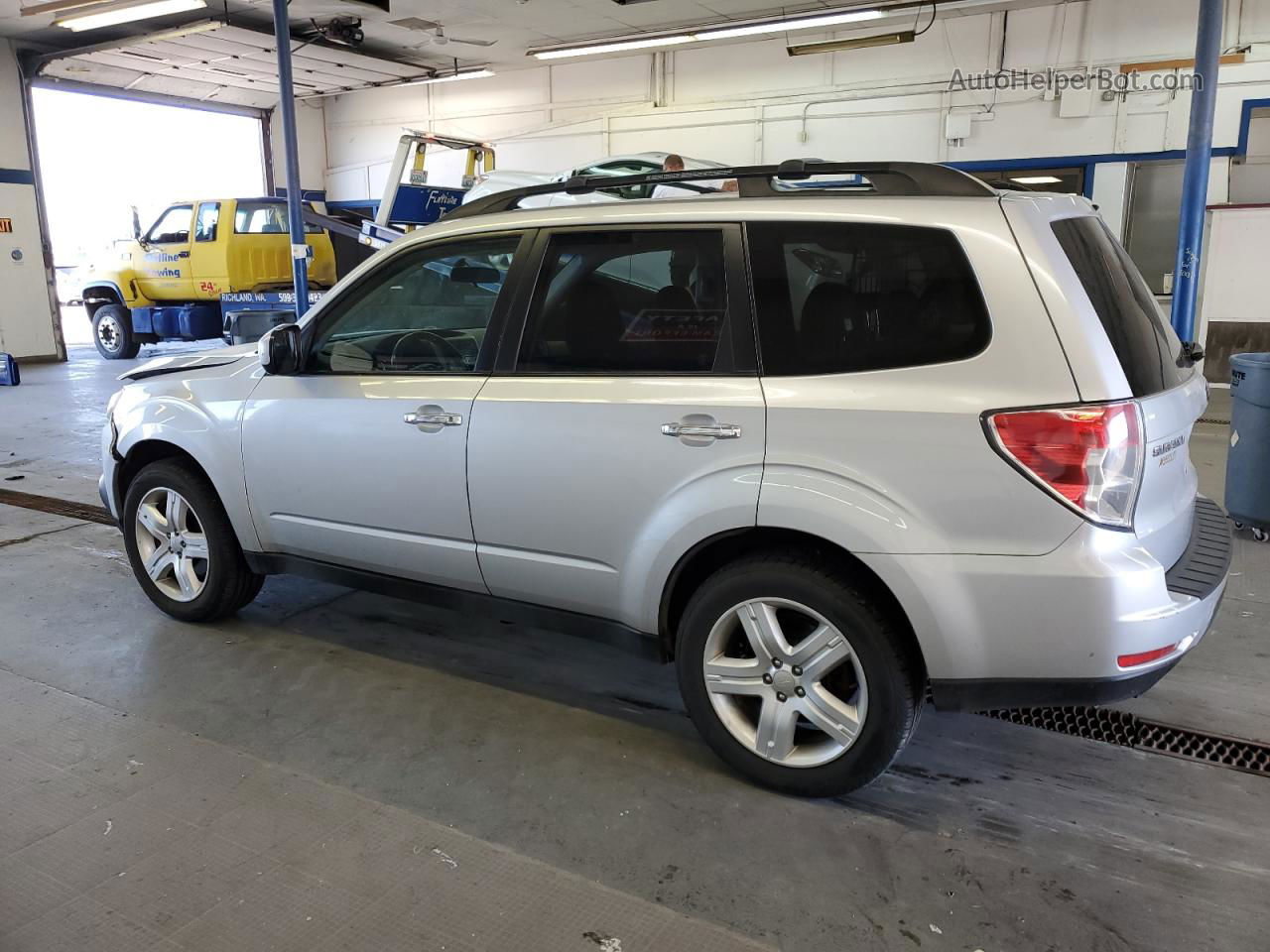 2009 Subaru Forester 2.5x Premium Silver vin: JF2SH636X9H793389