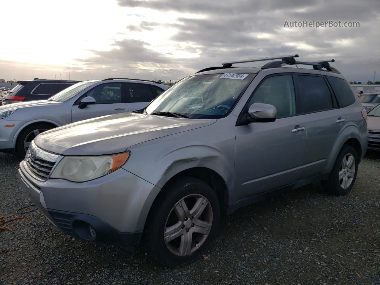 2009 Subaru Forester 2.5x Limited Beige vin: JF2SH64689H765105