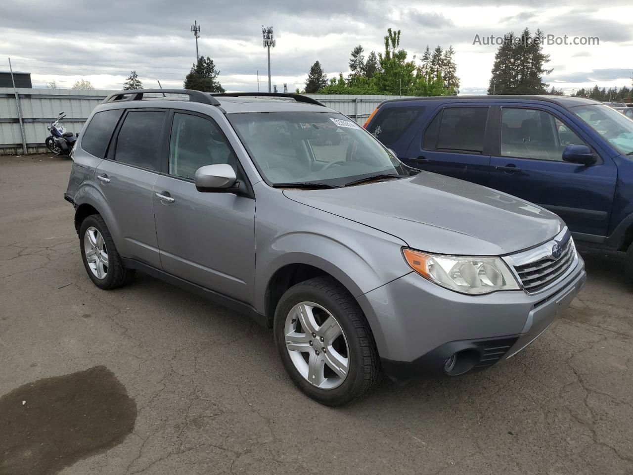 2009 Subaru Forester 2.5x Limited Silver vin: JF2SH64689H765525