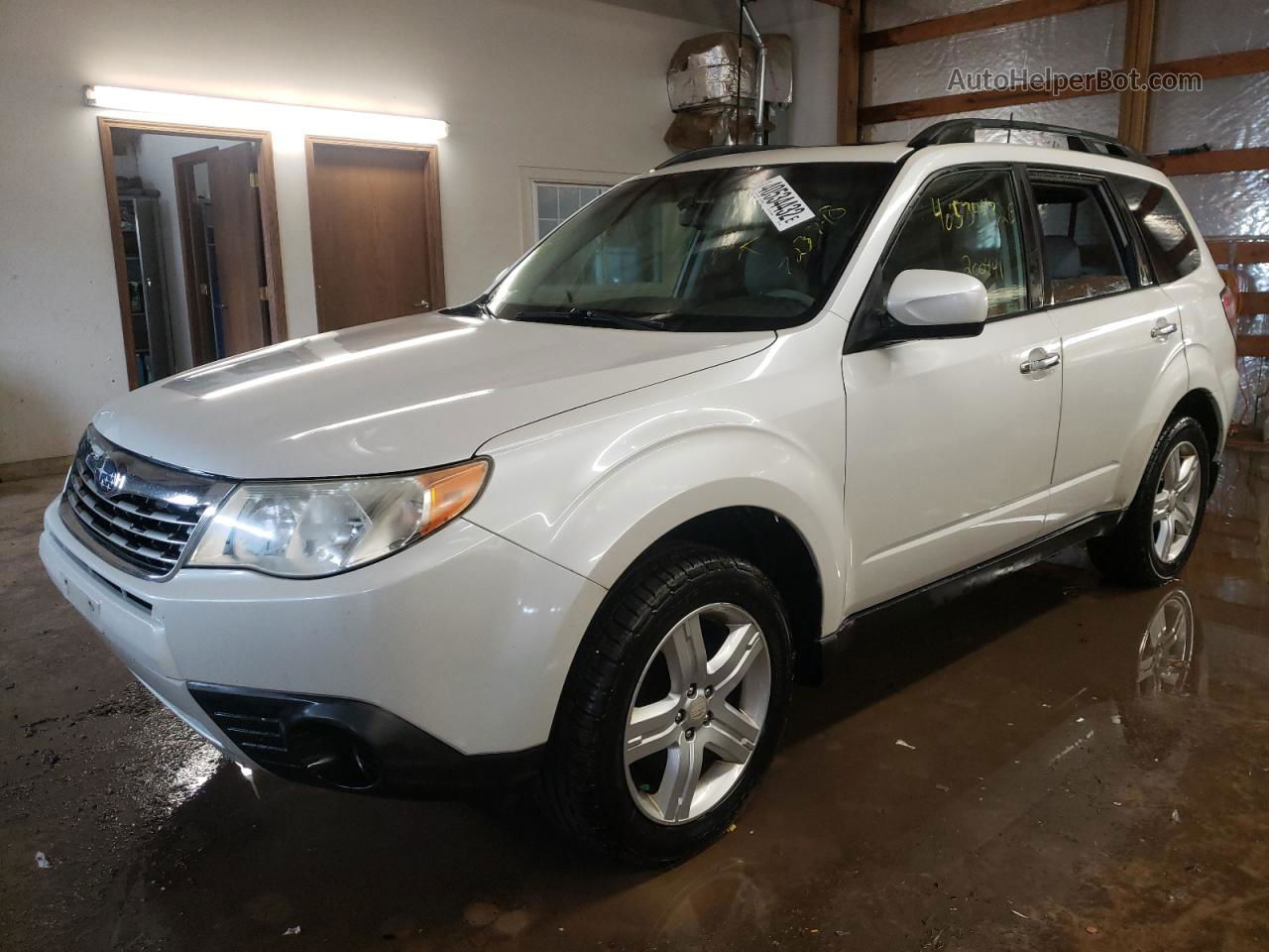 2010 Subaru Forester 2.5x Premium White vin: JF2SH6CC0AH723748