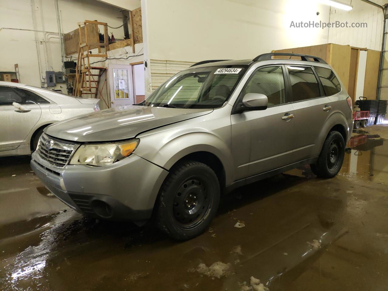 2010 Subaru Forester 2.5x Premium Silver vin: JF2SH6CC6AH731627