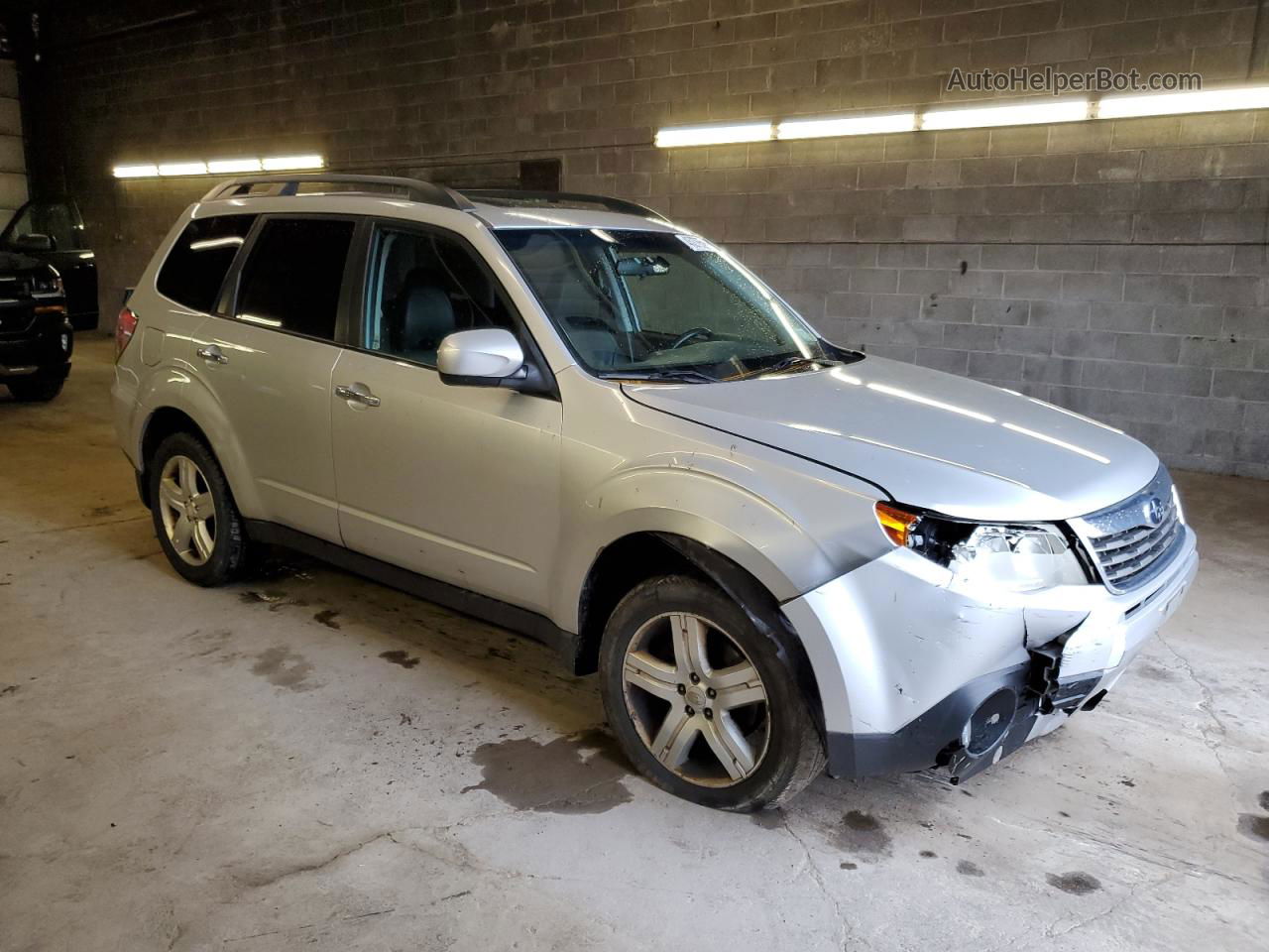 2010 Subaru Forester 2.5x Limited Silver vin: JF2SH6DC5AH916802