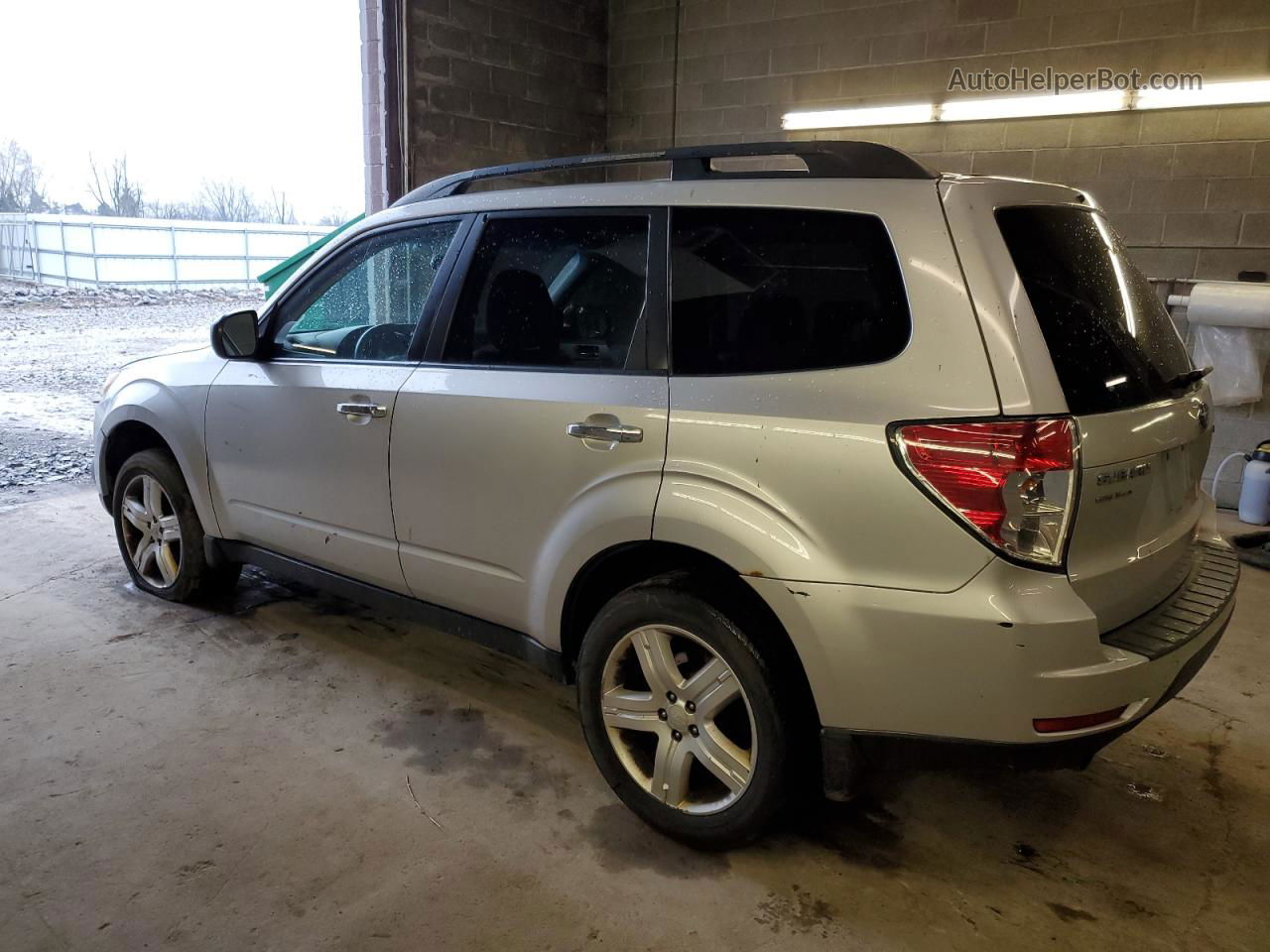 2010 Subaru Forester 2.5x Limited Silver vin: JF2SH6DC5AH916802