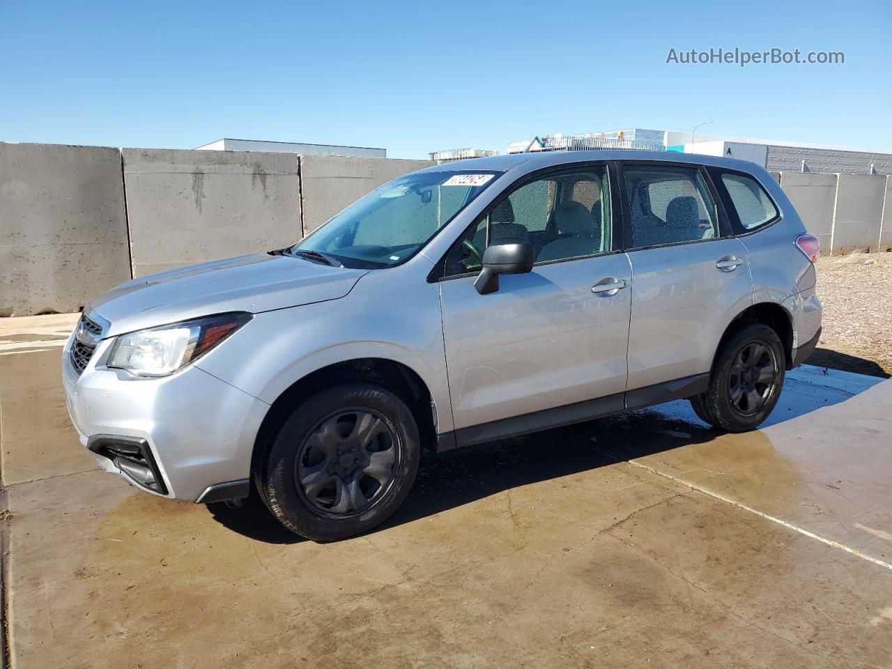 2018 Subaru Forester 2.5i Silver vin: JF2SJAAC3JH525322