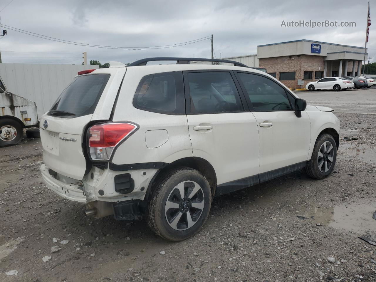 2018 Subaru Forester 2.5i White vin: JF2SJABC0JH404892