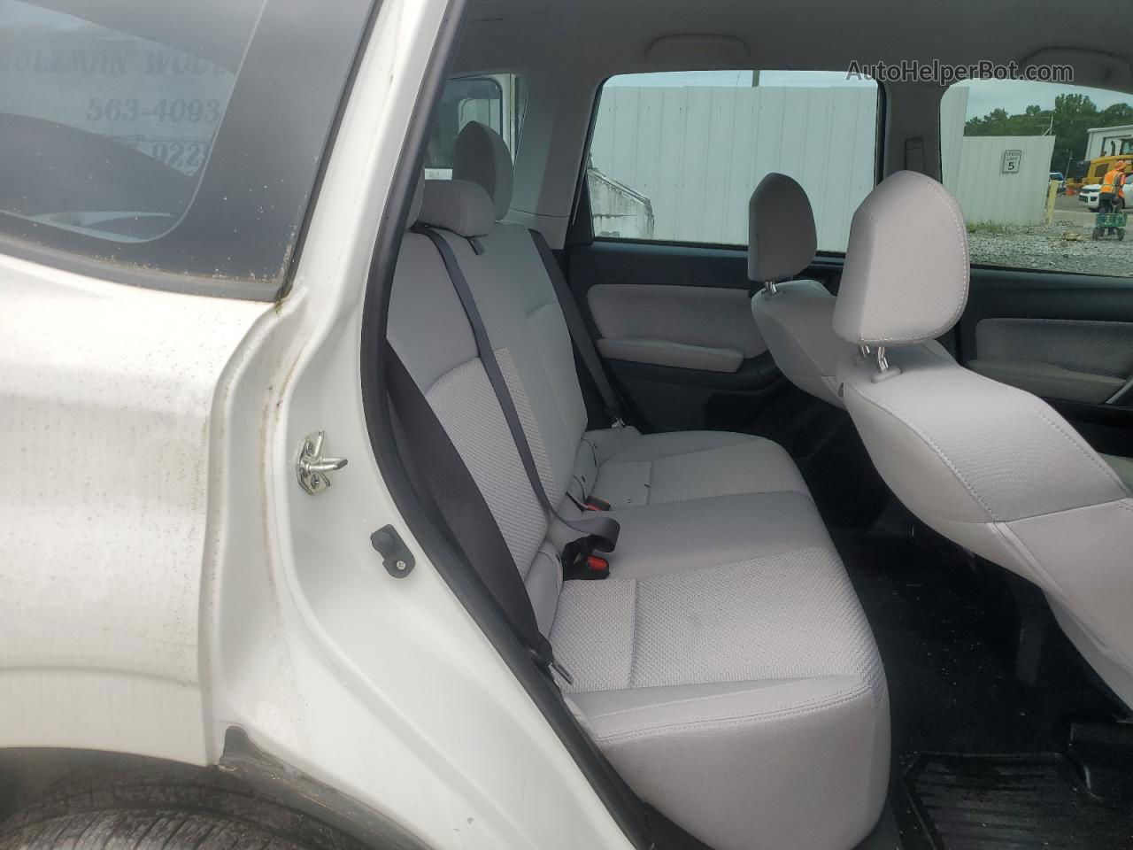 2018 Subaru Forester 2.5i White vin: JF2SJABC0JH404892