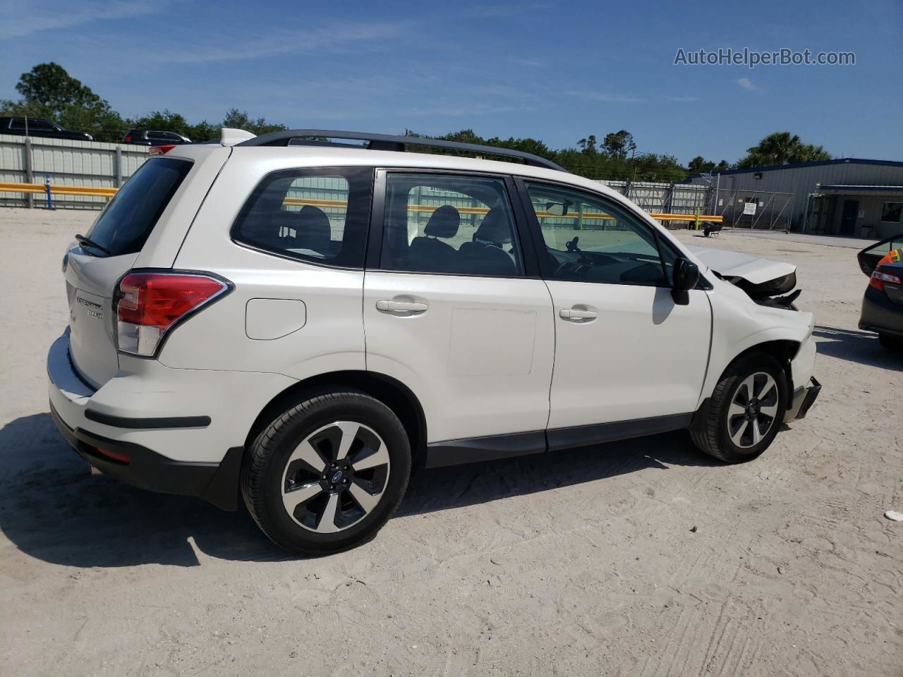 2017 Subaru Forester 2.5i White vin: JF2SJABC1HH805104