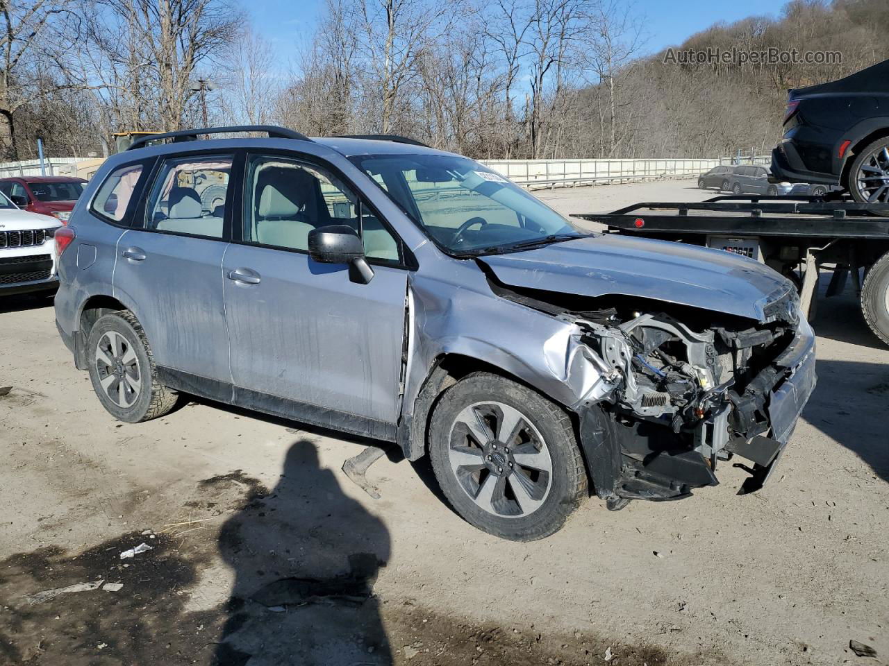 2018 Subaru Forester 2.5i Silver vin: JF2SJABC4JH571899