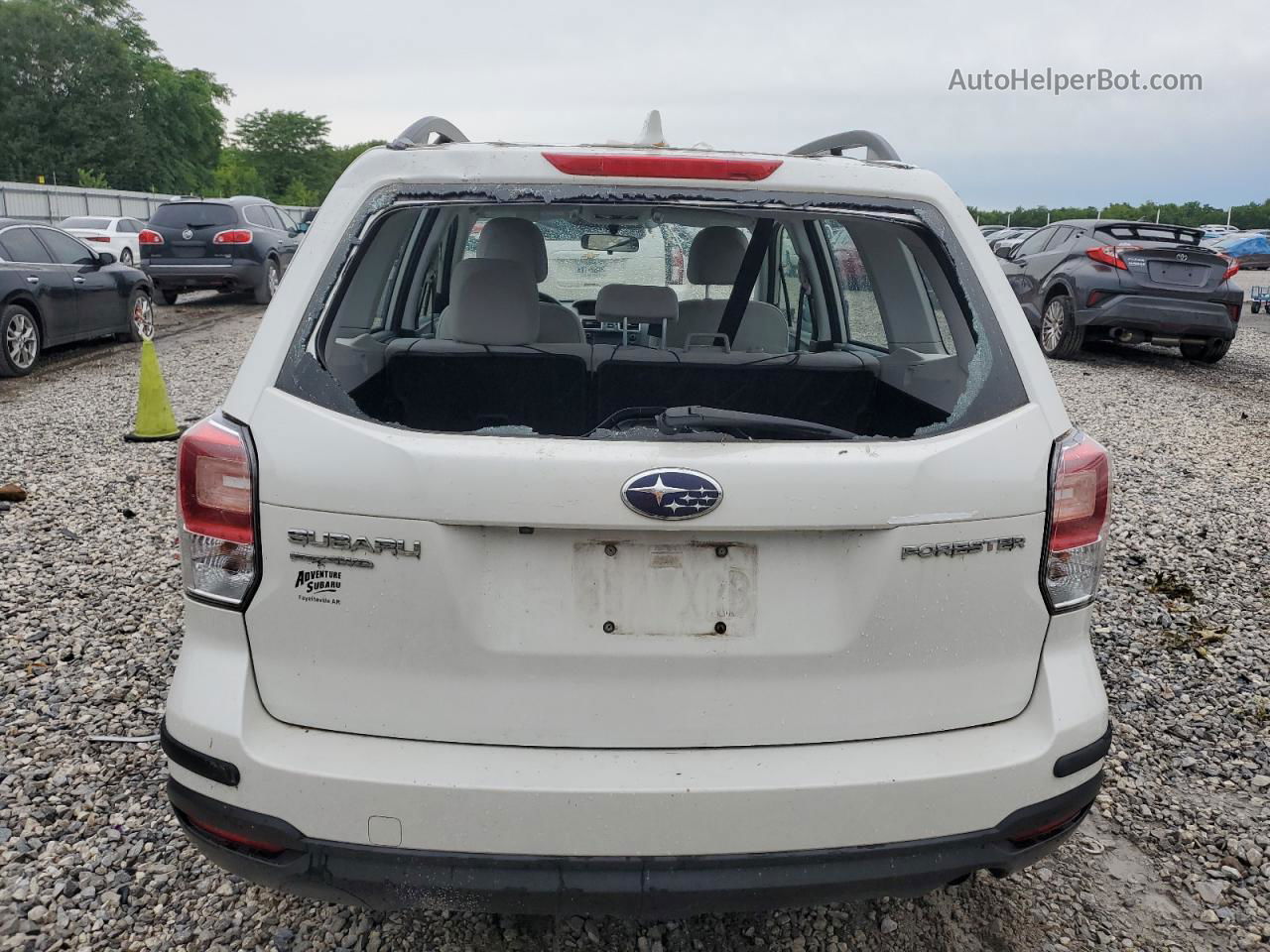 2018 Subaru Forester 2.5i White vin: JF2SJABC4JH579727