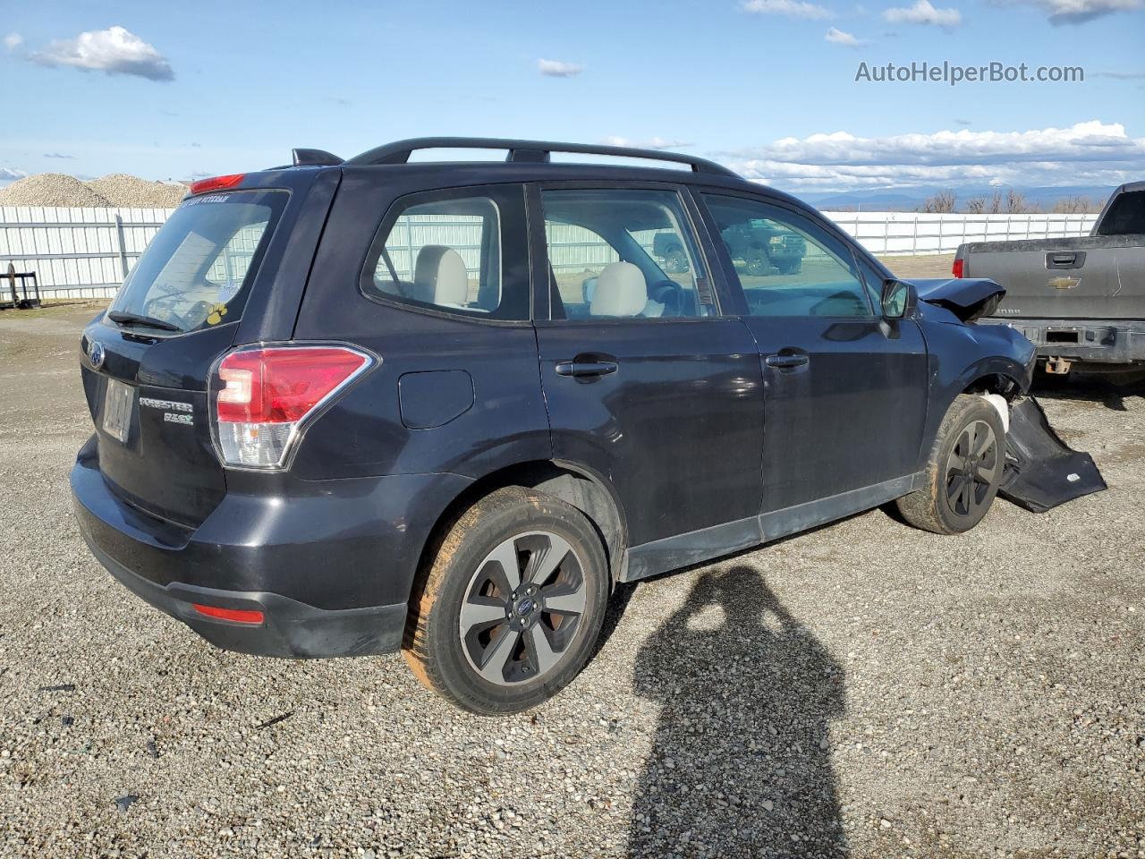 2017 Subaru Forester 2.5i Gray vin: JF2SJABC7HH439195