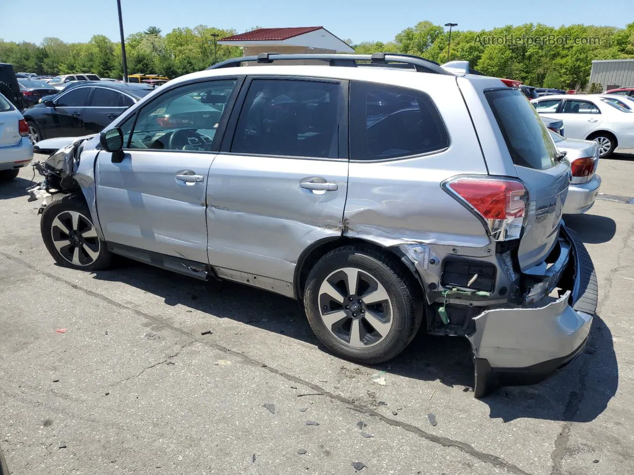 2018 Subaru Forester 2.5i Silver vin: JF2SJABC7JH415629