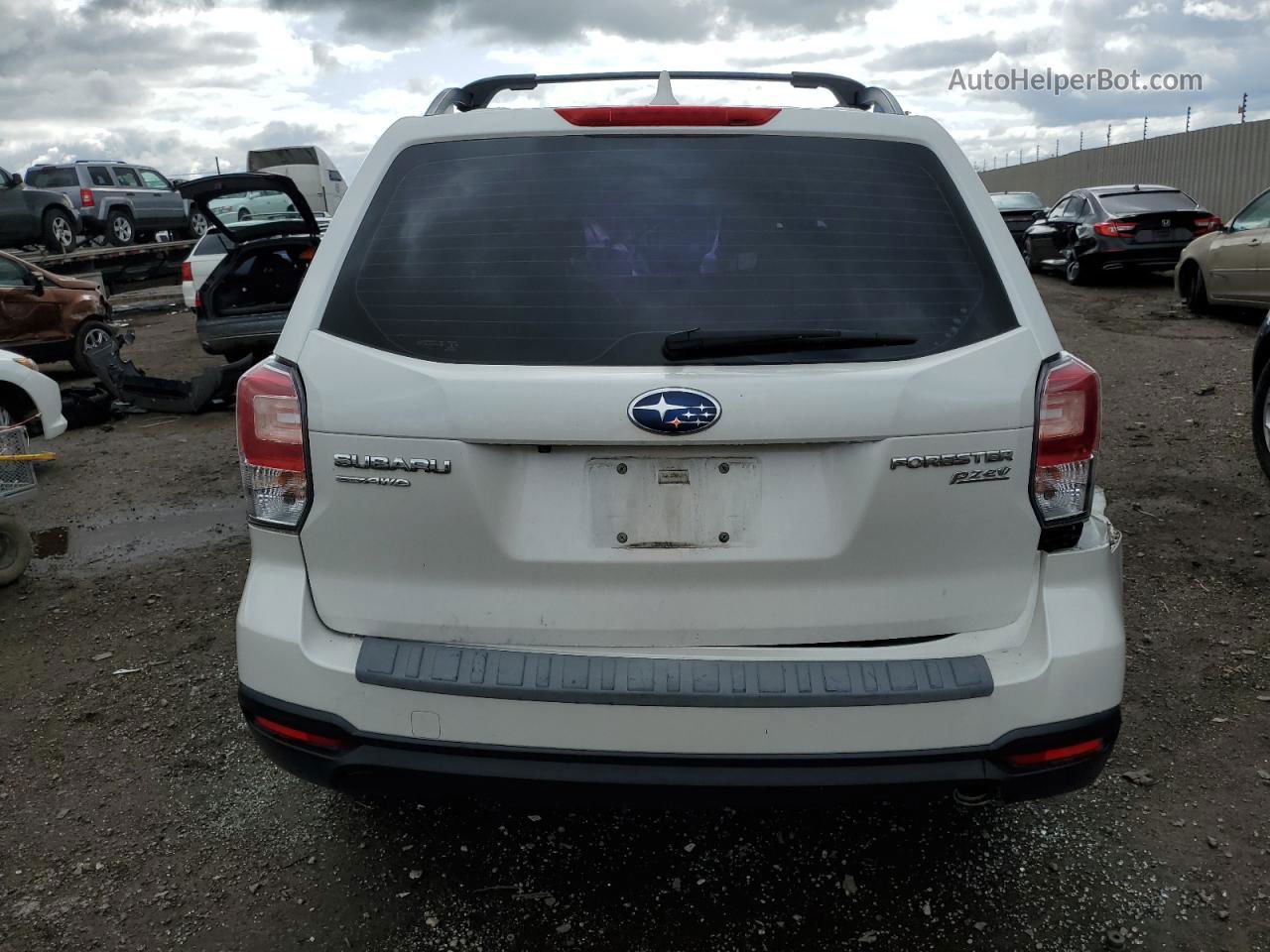 2017 Subaru Forester 2.5i White vin: JF2SJABC8HH808422