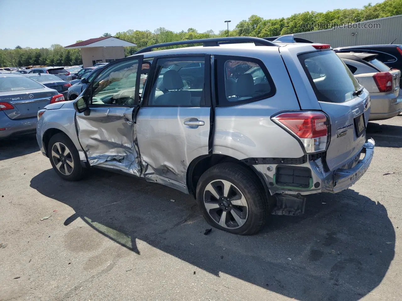 2018 Subaru Forester 2.5i Silver vin: JF2SJABC8JH484815