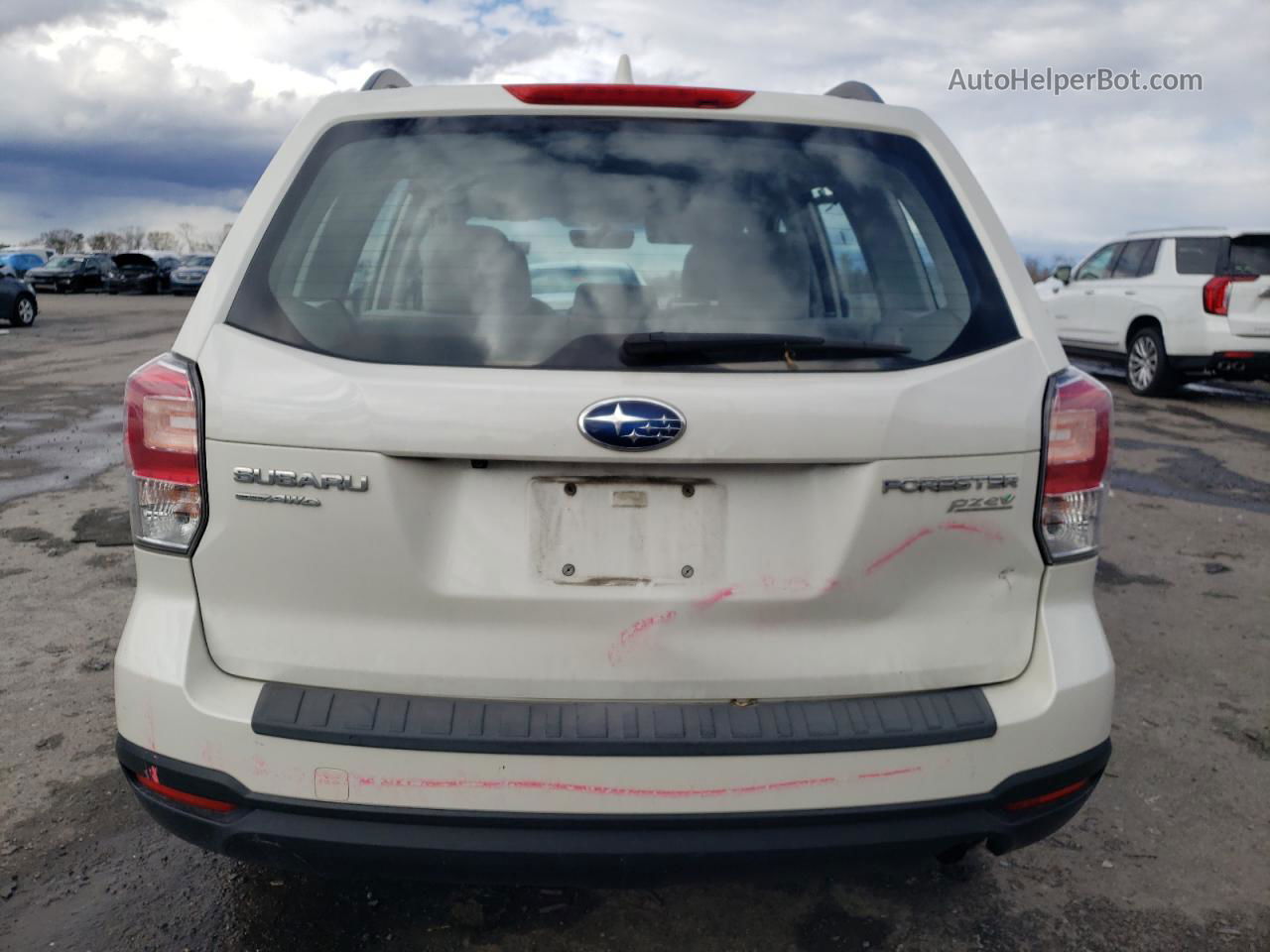 2017 Subaru Forester 2.5i White vin: JF2SJABC9HH519422