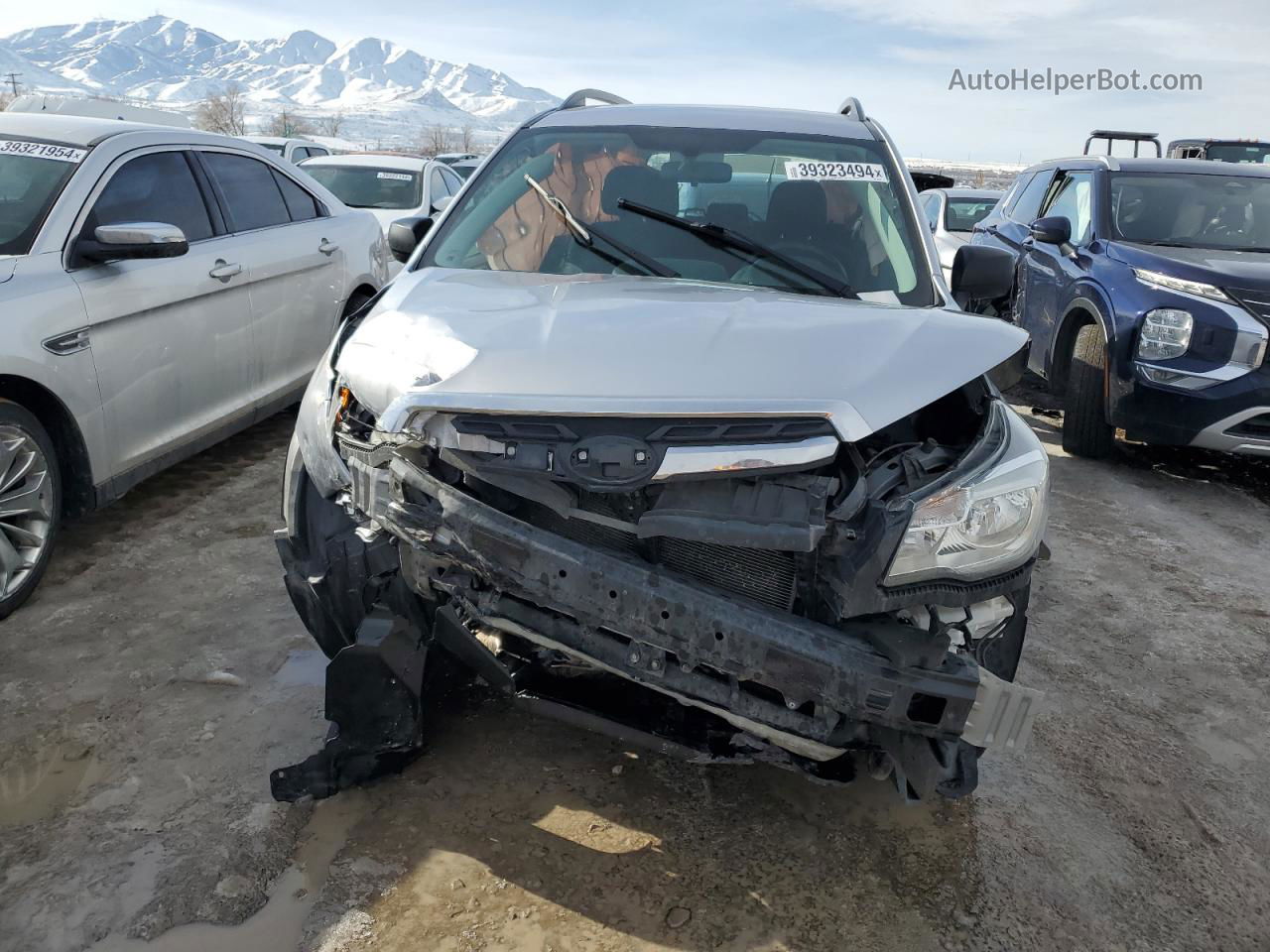 2017 Subaru Forester 2.5i Silver vin: JF2SJABCXHH475138