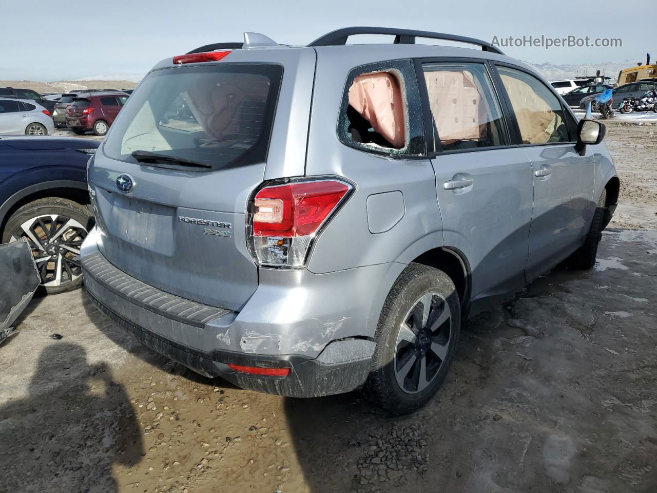 2017 Subaru Forester 2.5i Silver vin: JF2SJABCXHH475138