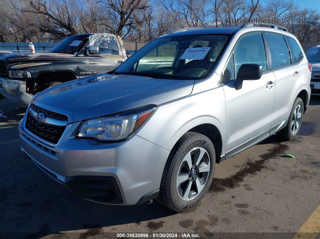 2018 Subaru Forester 2.5i Silver vin: JF2SJABCXJH485271