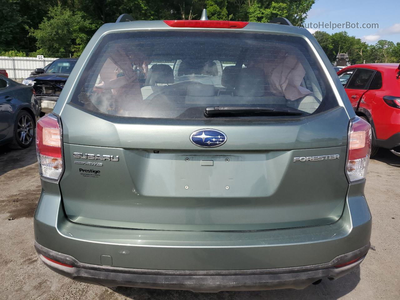 2018 Subaru Forester 2.5i Green vin: JF2SJABCXJH538440