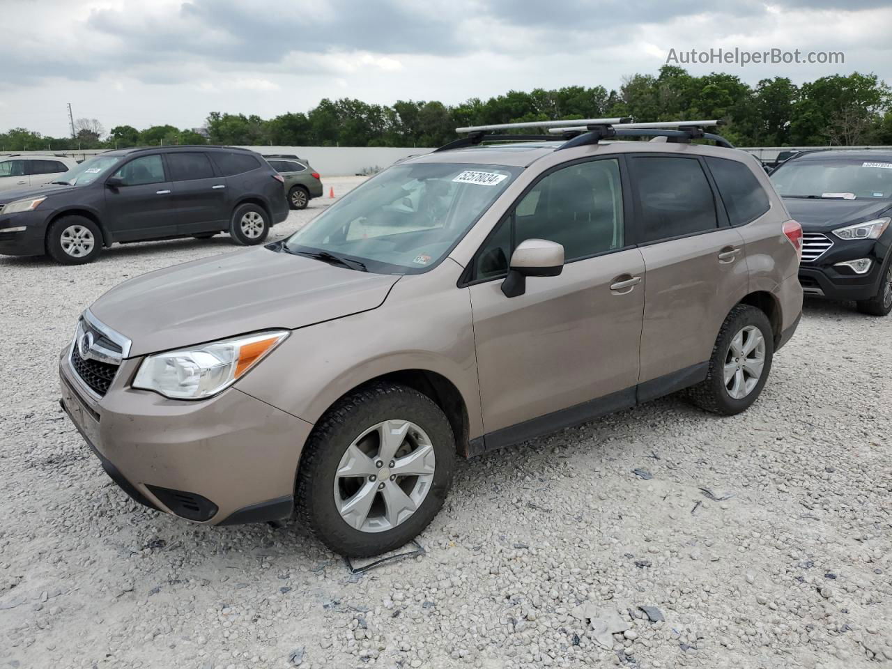 2016 Subaru Forester 2.5i Premium Tan vin: JF2SJADC1GH452441