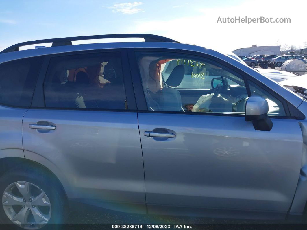 2016 Subaru Forester 2.5i Premium Серебряный vin: JF2SJADC4GH508632