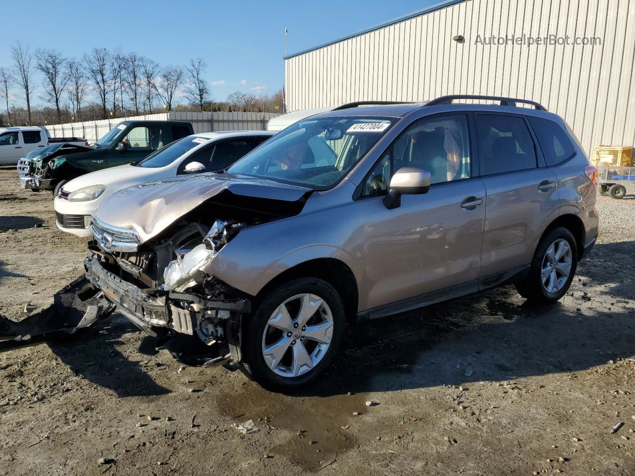 2016 Subaru Forester 2.5i Premium Beige vin: JF2SJADC4GH566403