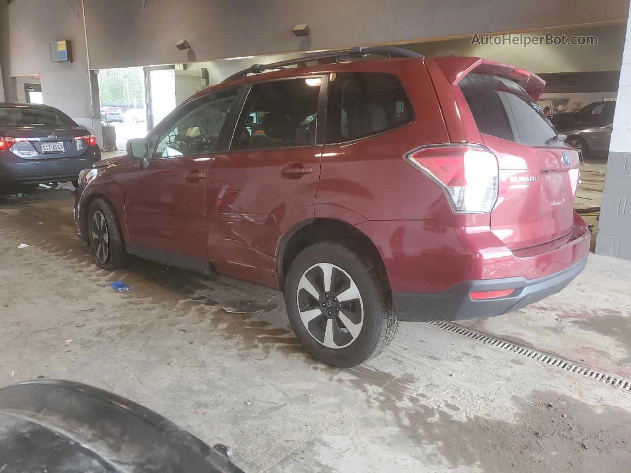 2018 Subaru Forester 2.5i Premium Red vin: JF2SJADC5JH459111