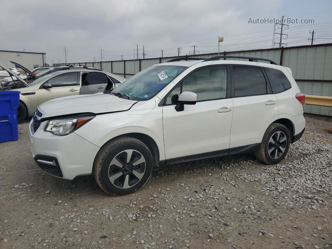 2017 Subaru Forester 2.5i Premium White vin: JF2SJAEC0HH487598