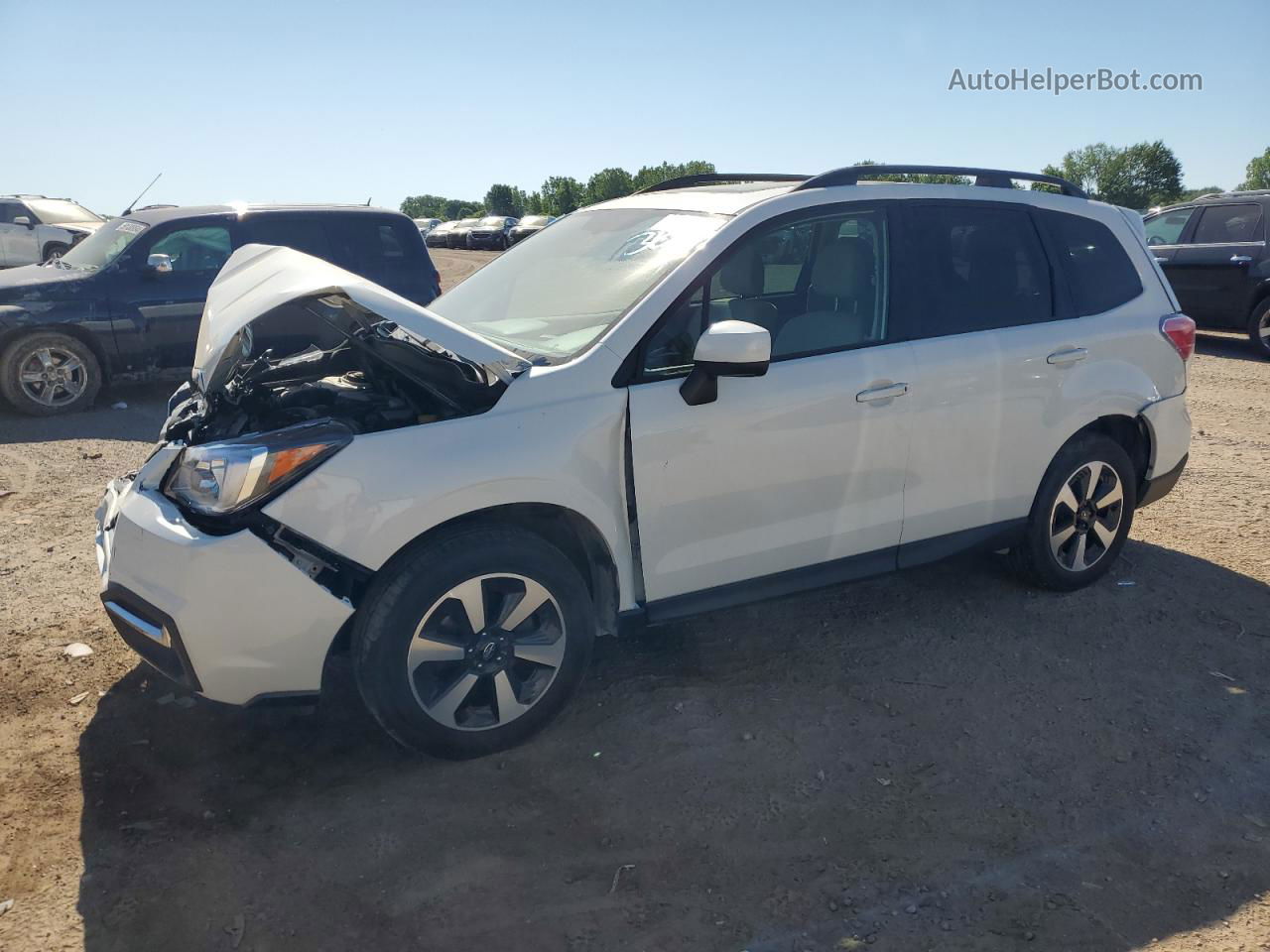 2018 Subaru Forester 2.5i Premium White vin: JF2SJAEC0JH500789