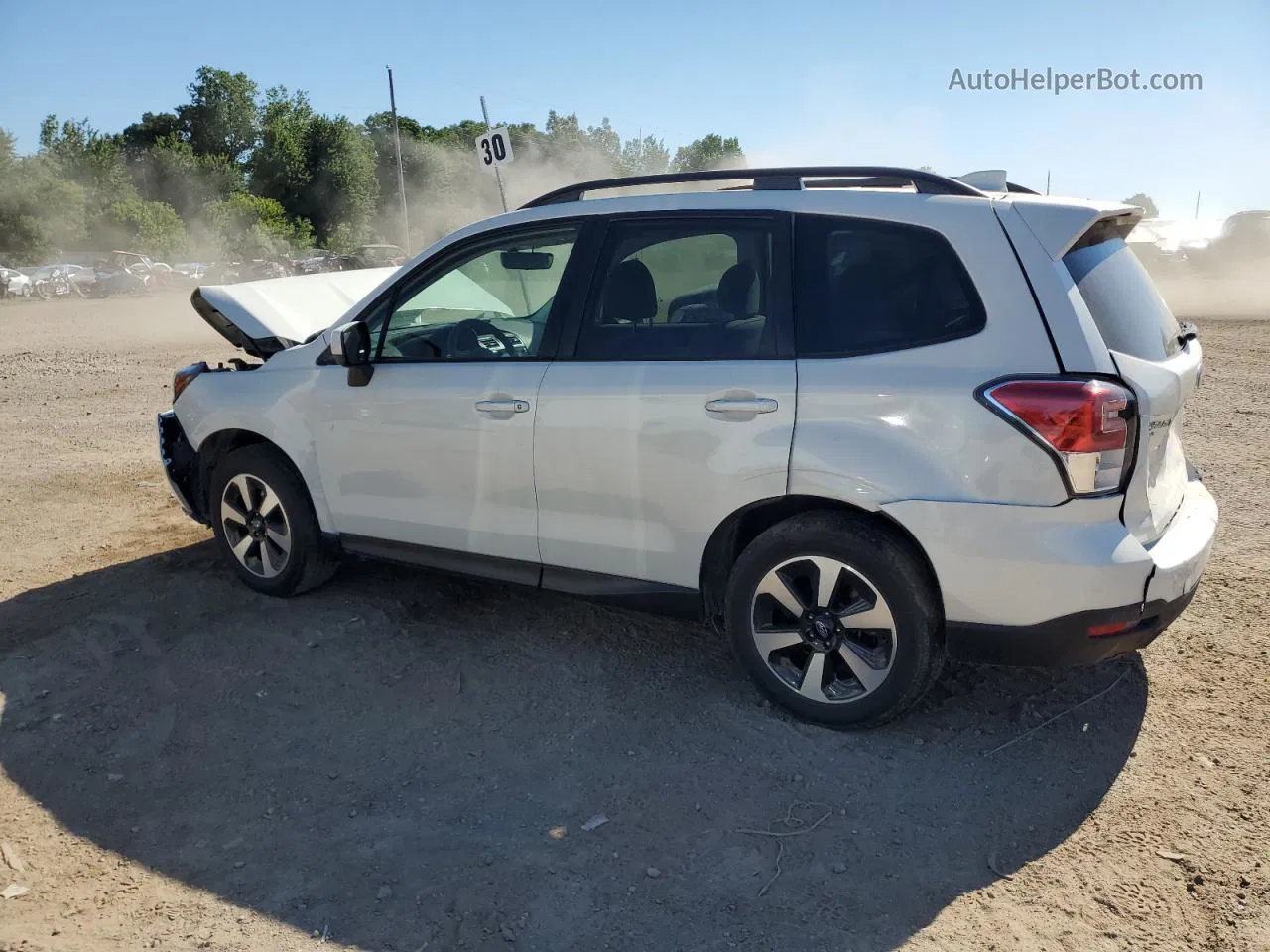 2018 Subaru Forester 2.5i Premium White vin: JF2SJAEC0JH500789