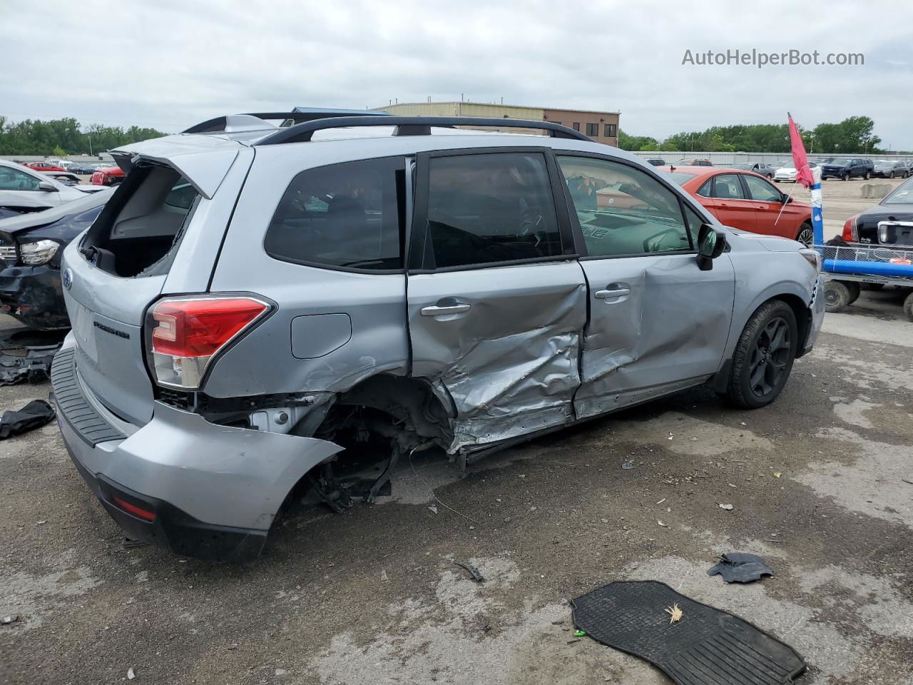 2018 Subaru Forester 2.5i Premium Silver vin: JF2SJAEC2JH494137