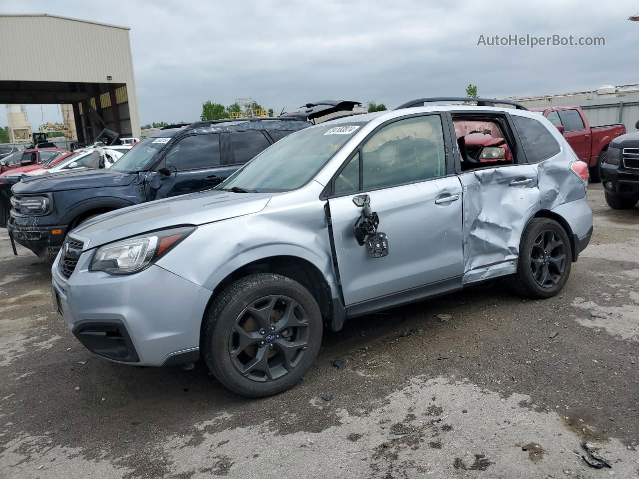 2018 Subaru Forester 2.5i Premium Silver vin: JF2SJAEC2JH494137