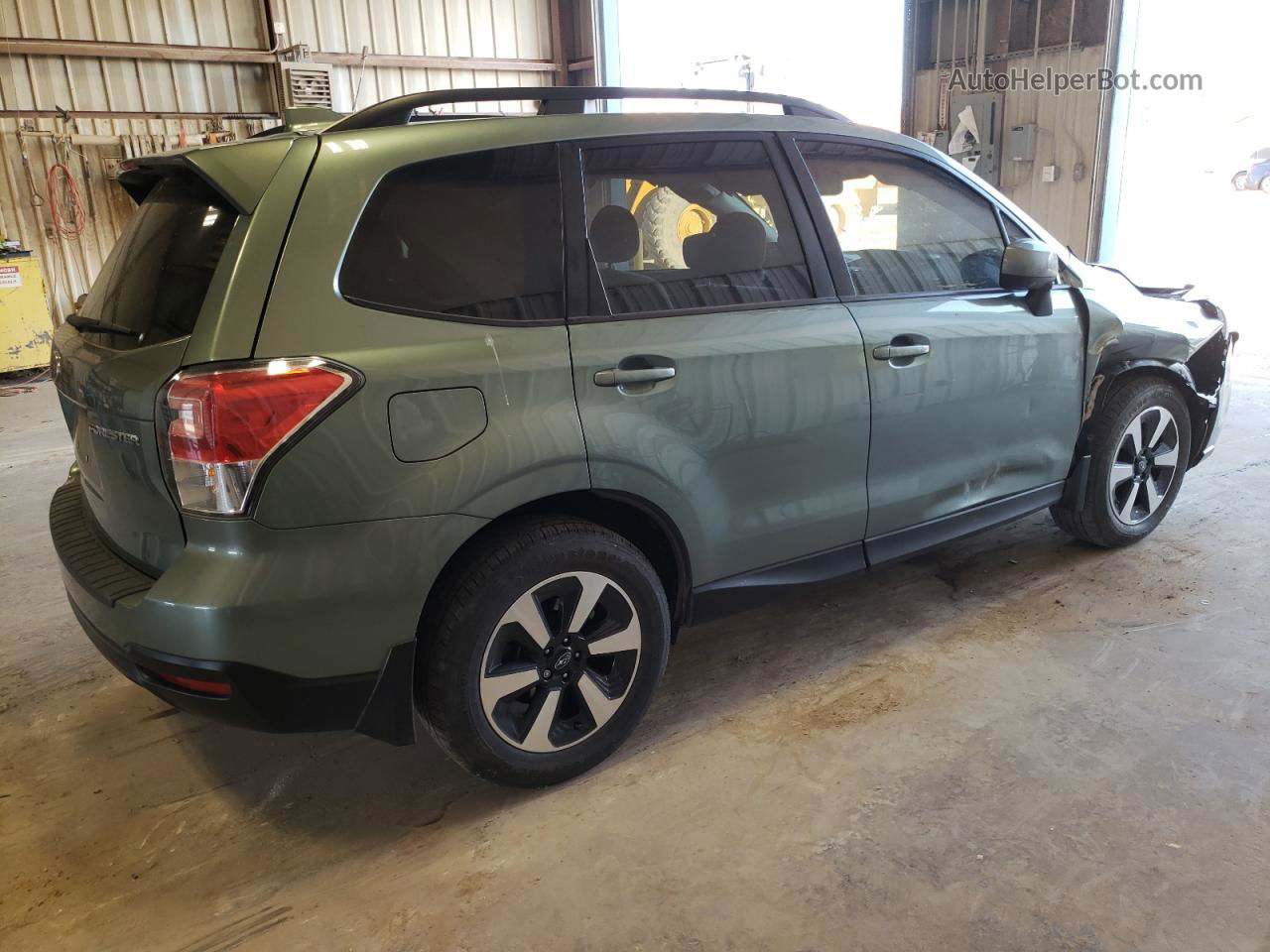 2018 Subaru Forester 2.5i Premium Green vin: JF2SJAEC2JH598367