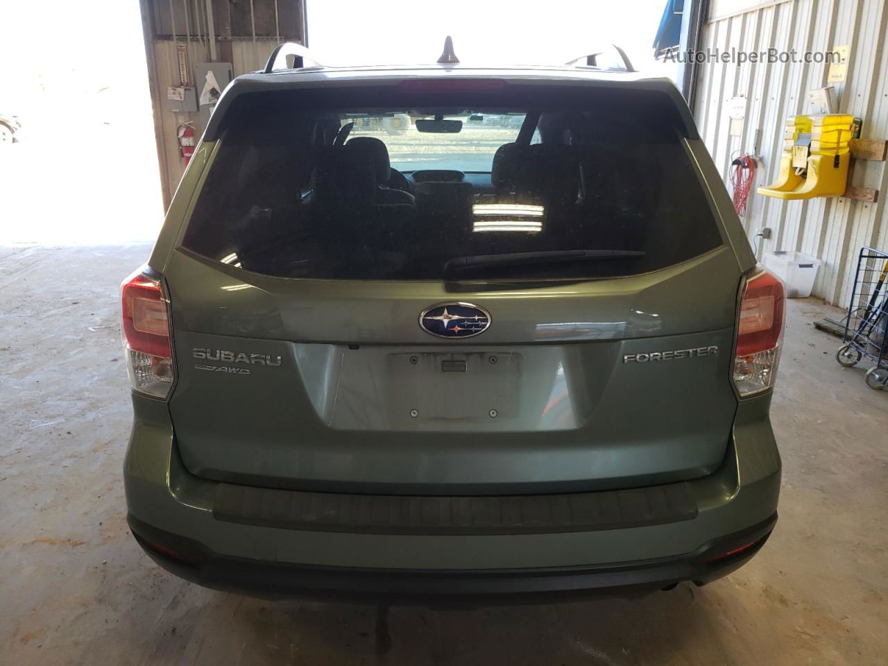 2018 Subaru Forester 2.5i Premium Green vin: JF2SJAEC2JH598367