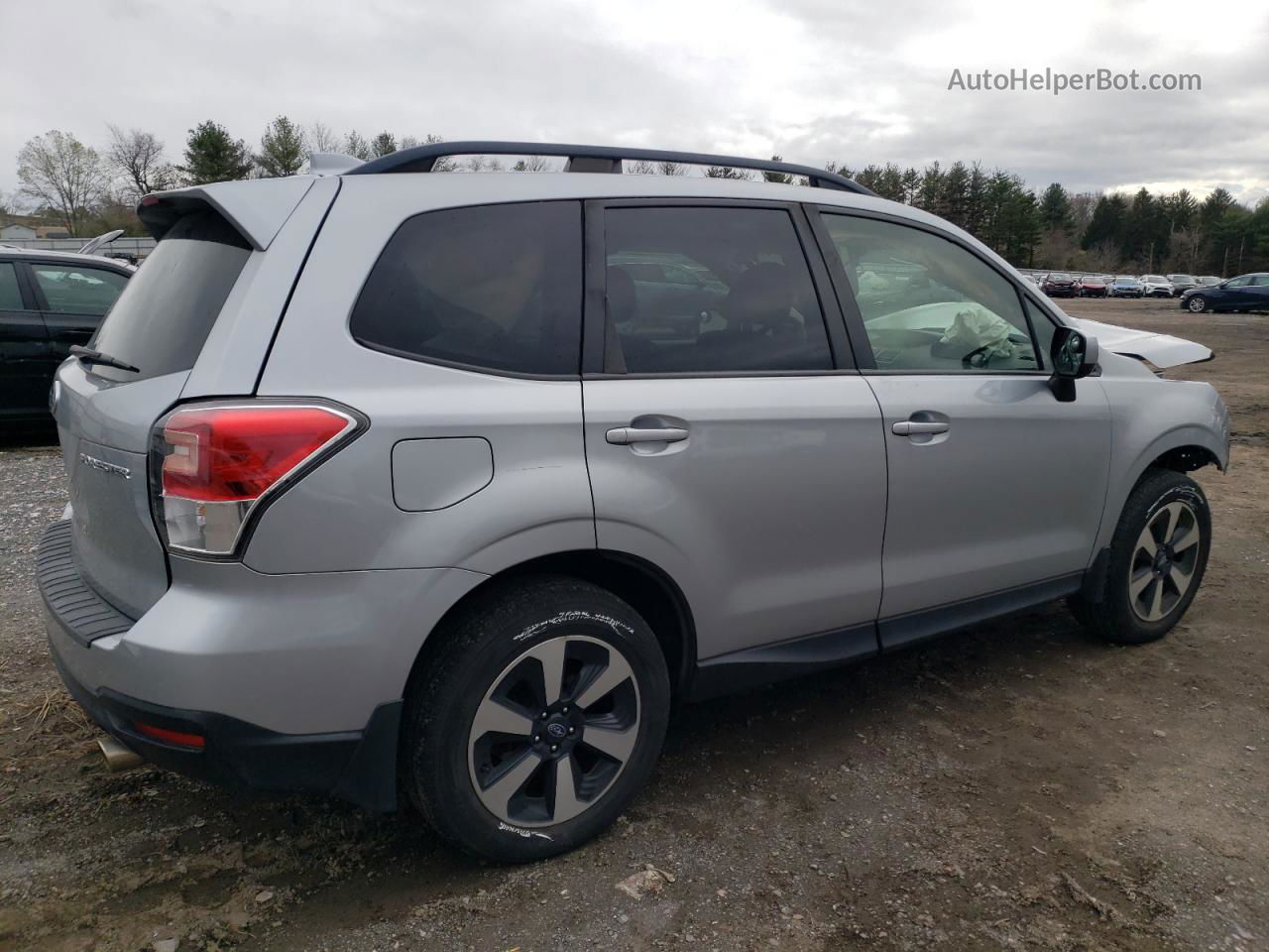 2018 Subaru Forester 2.5i Premium Серебряный vin: JF2SJAEC3JH453998